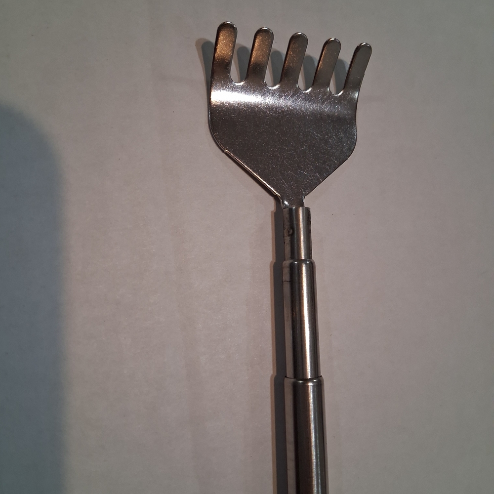 Telescopic Metal Back Scratcher
